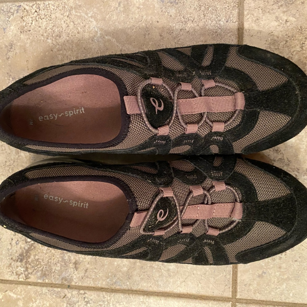 Easy Spirit Women Slip-On Shoe 9.5